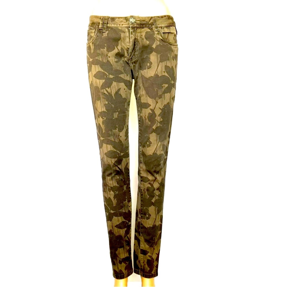 Bench floral camo print pants